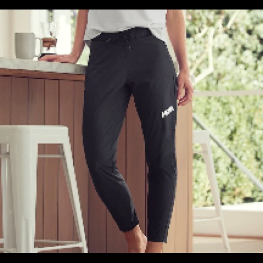 Hoka Women’s Jogger pants NWT